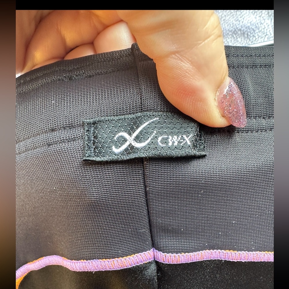 CW-X patented support web 3/4 length stabilyx tights in black‎ rainbow- medium - Picture 7 of 15